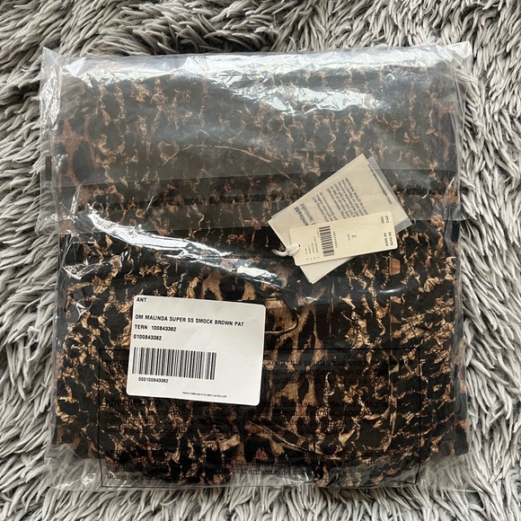 Damson Madder Malinda Smocked Short-Sleeve Midi Dress in Leopard Organic Cotton - Picture 5 of 6